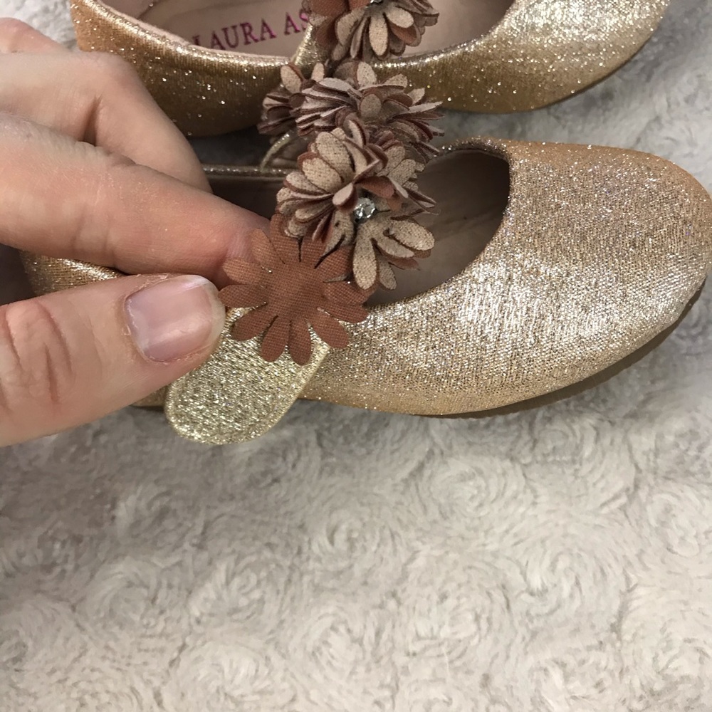 Laura Ashley Dress Shoes Size 6-9 Months Glitter - Picture 3 of 7